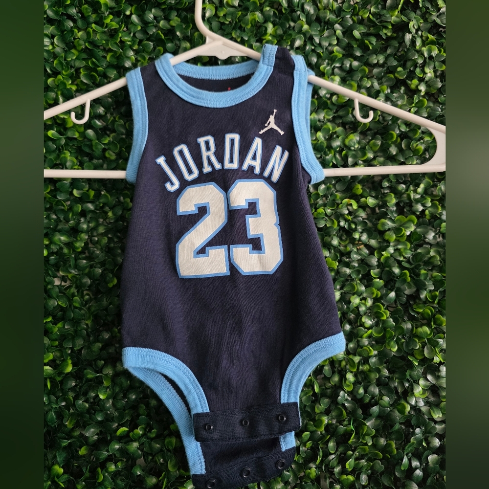Air Jordan Infant Bodysuit Size 0-6M